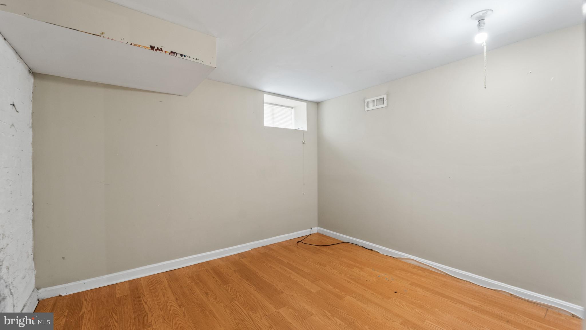 HIGHLAND - Residential Lease