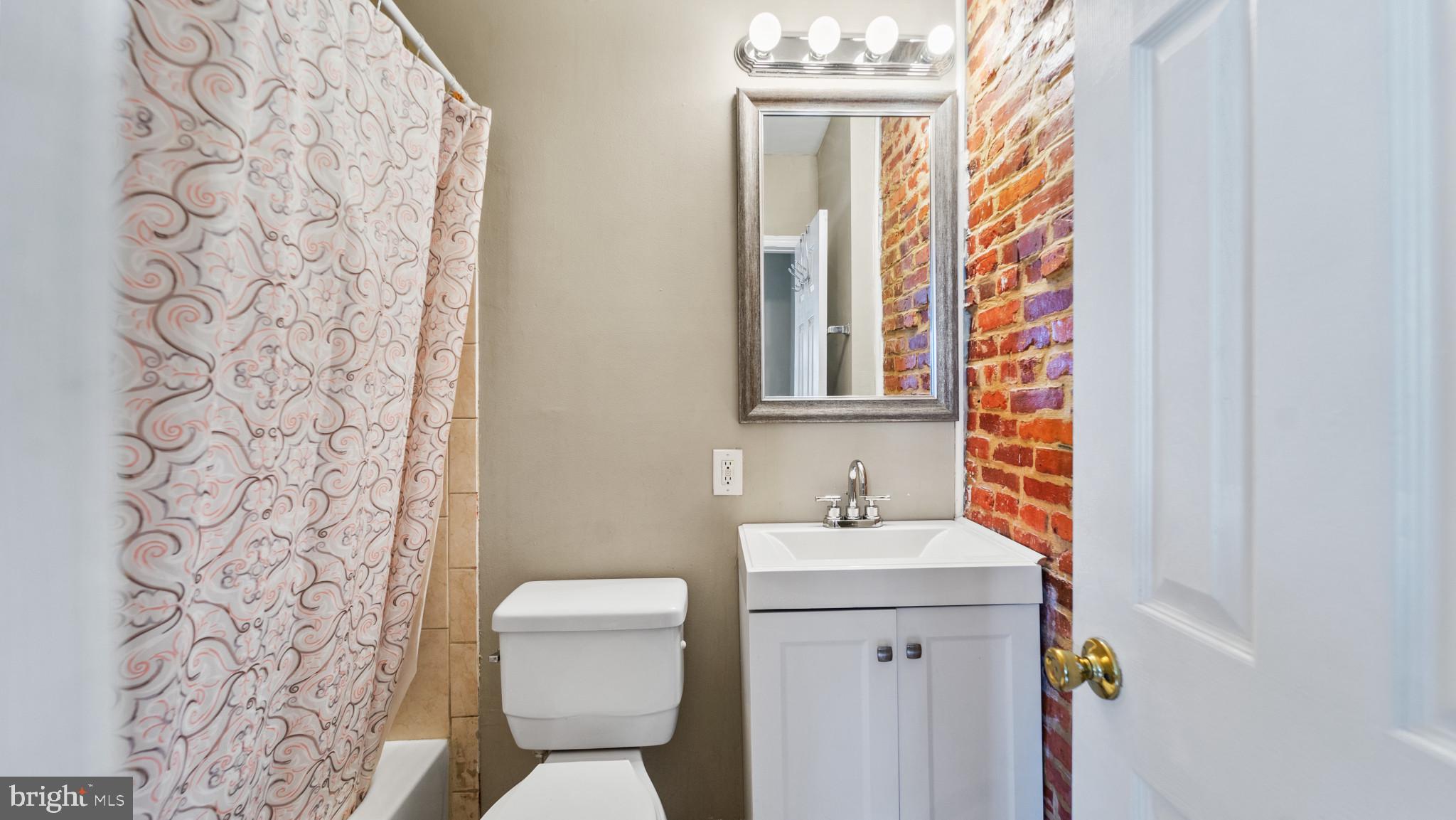 HIGHLAND - Residential Lease