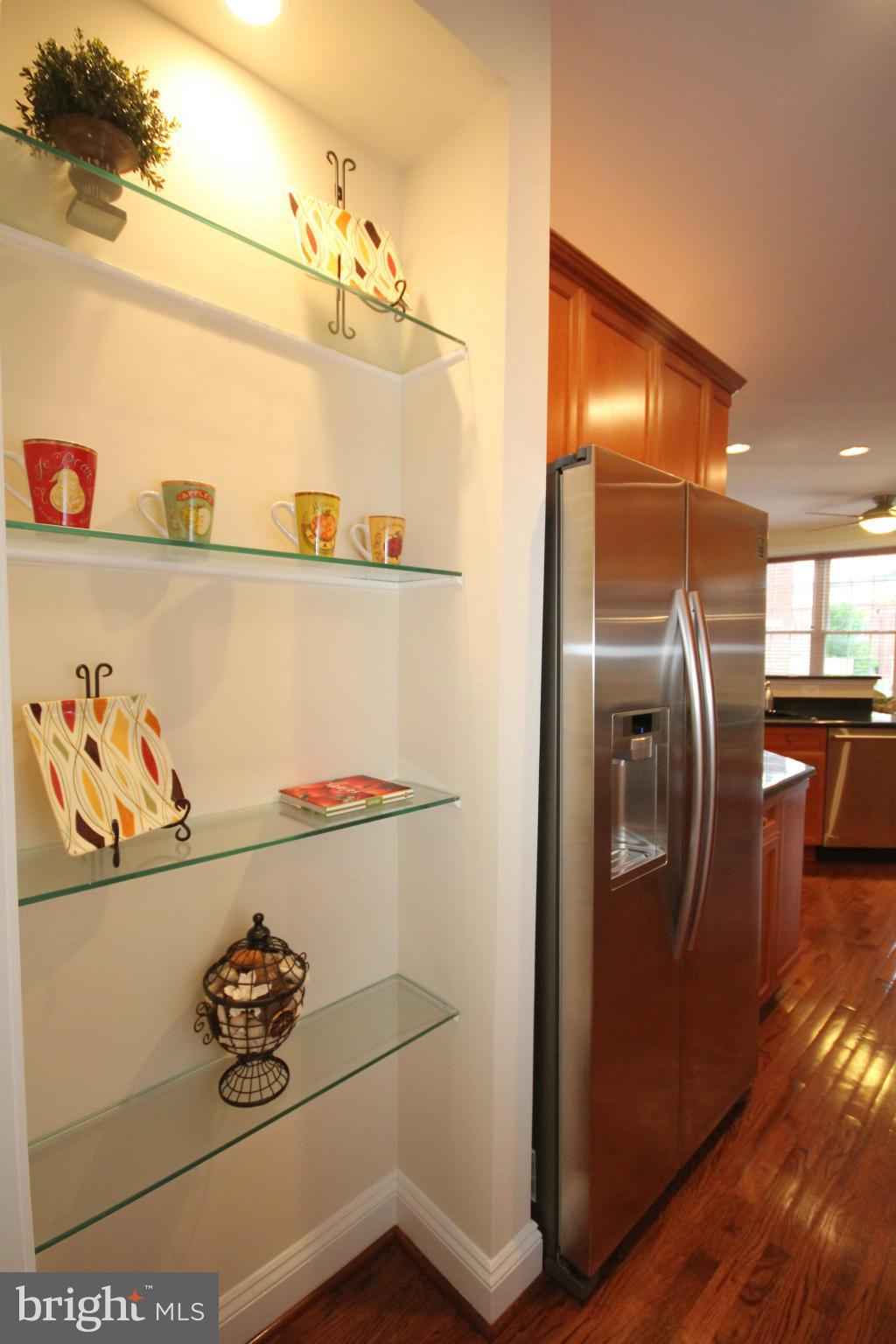 RESTON - Residential