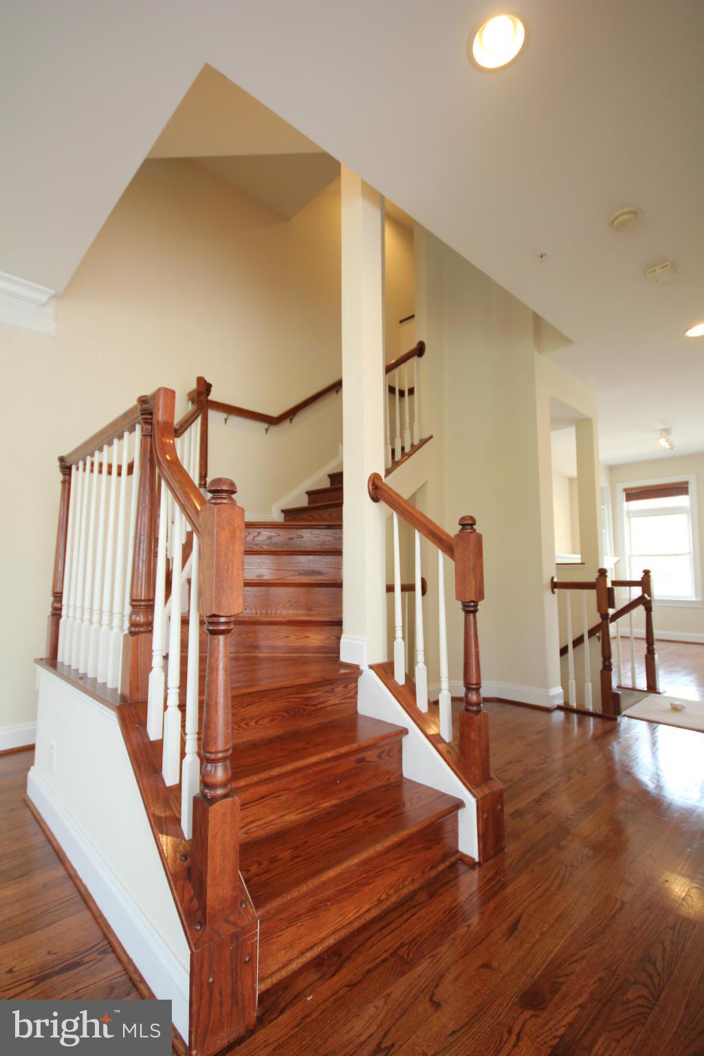 RESTON - Residential