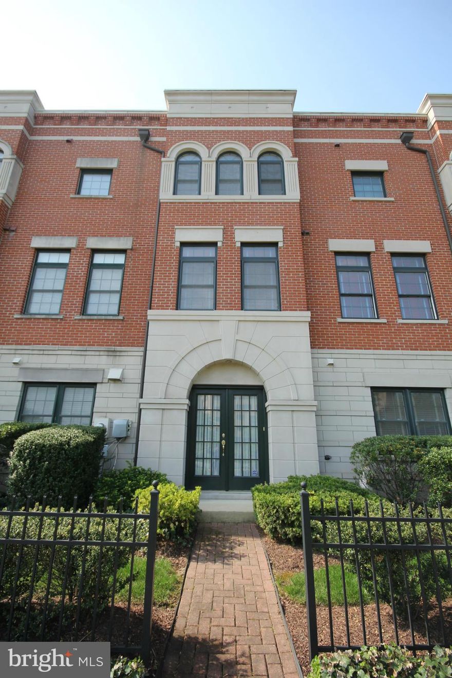 <B>BELOW MARKET VALUE</B> | SUBURBAN LIVING W/URBAN AMENITIES & CONVENIENCE | MINUTES TO RESTON TOWN CENTER, SILVER LINE METRO, ROUTES 267/7 | 80+ RETAIL/RESTAURANTS <0.5 MILES | LIKE NEW 3BD/3.5BA | NEW SS APPLIANCES, CARPET, PAINT | LIKE NEW HW FLOORS | WALK-IN CEDAR CLOSET | ROOFTOP TERRACE W/GAS LINE | 2 CAR GARAGE W/STORAGE LOFTS | ELEVATOR READY