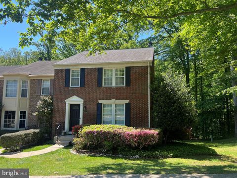 Photo of 8943 Park Forest Drive, SPRINGFIELD, VA 22152 (MLS # VAFX2307518)