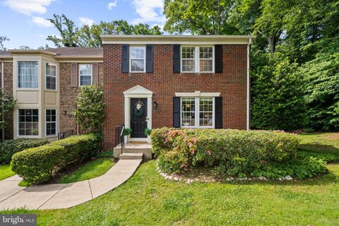 Photo of 8943 Park Forest Drive, SPRINGFIELD, VA 22152 (MLS # VAFX2307518)