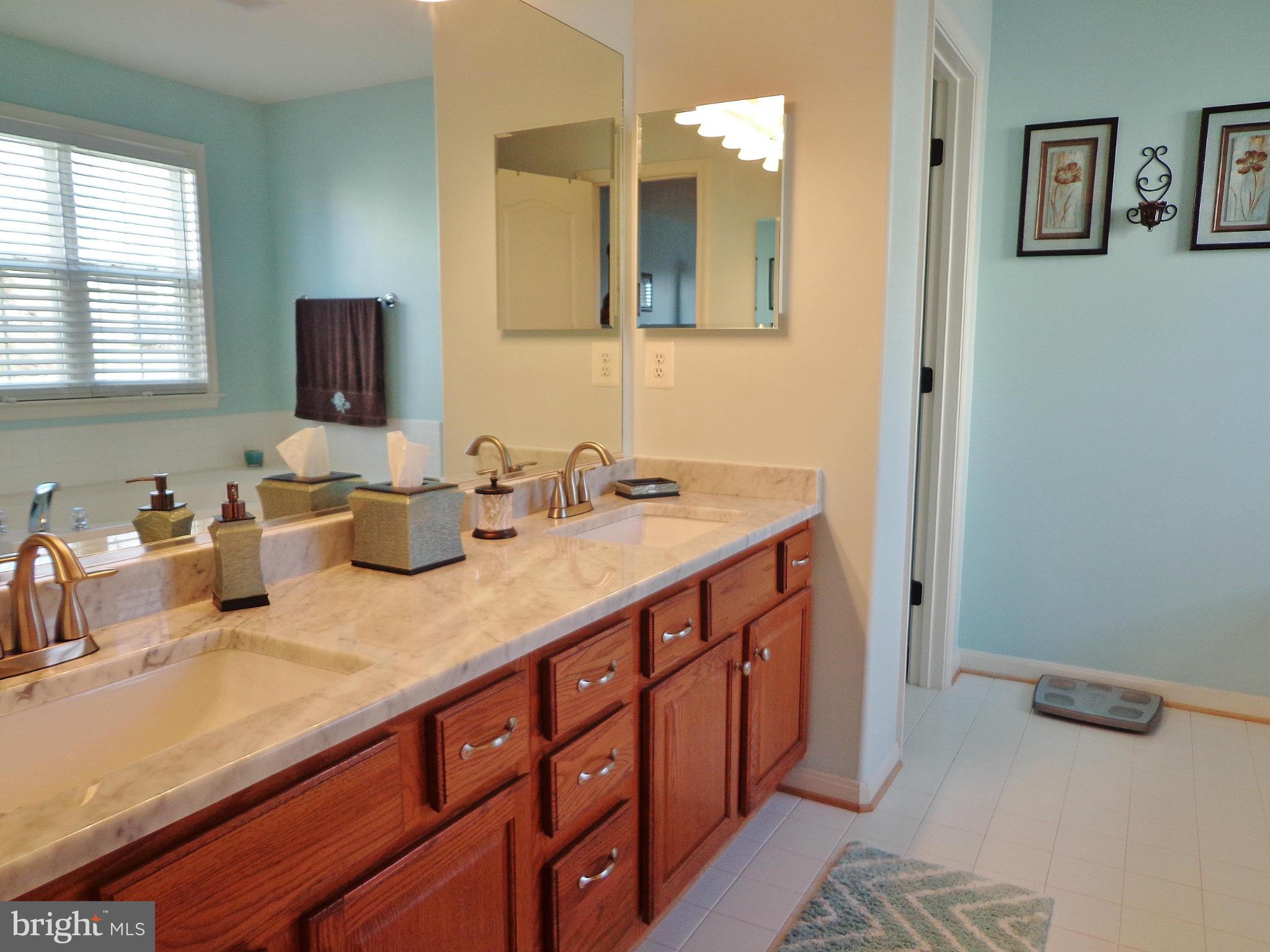 REDWOOD LAKES - Residential