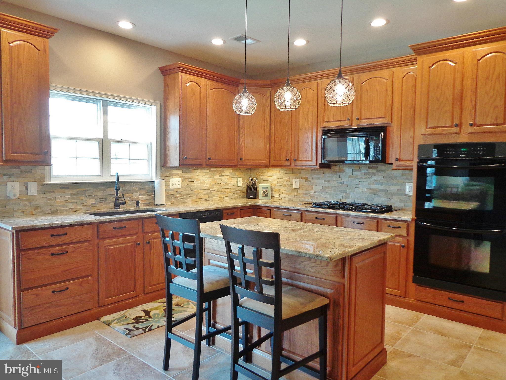 REDWOOD LAKES - Residential