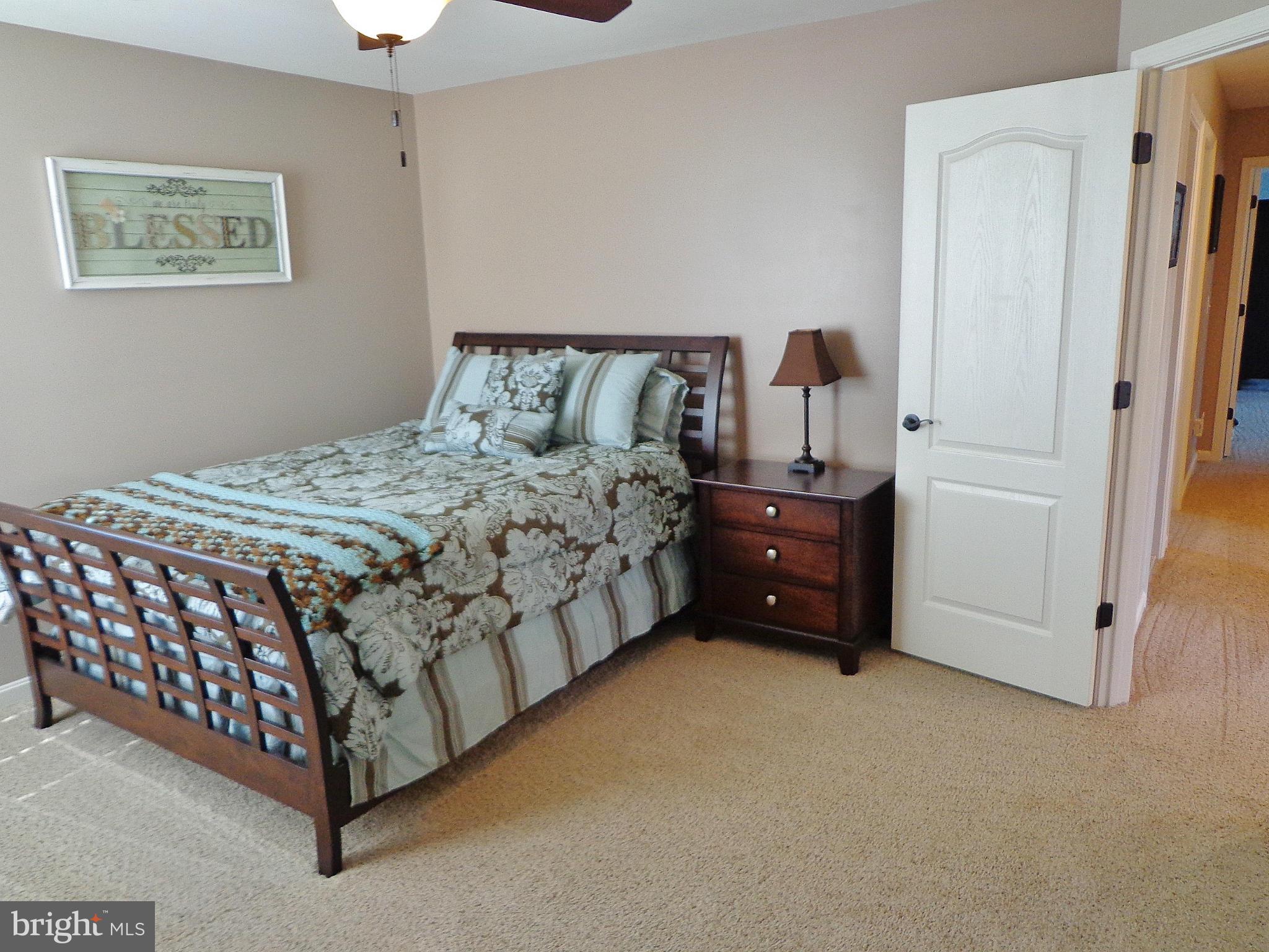 REDWOOD LAKES - Residential