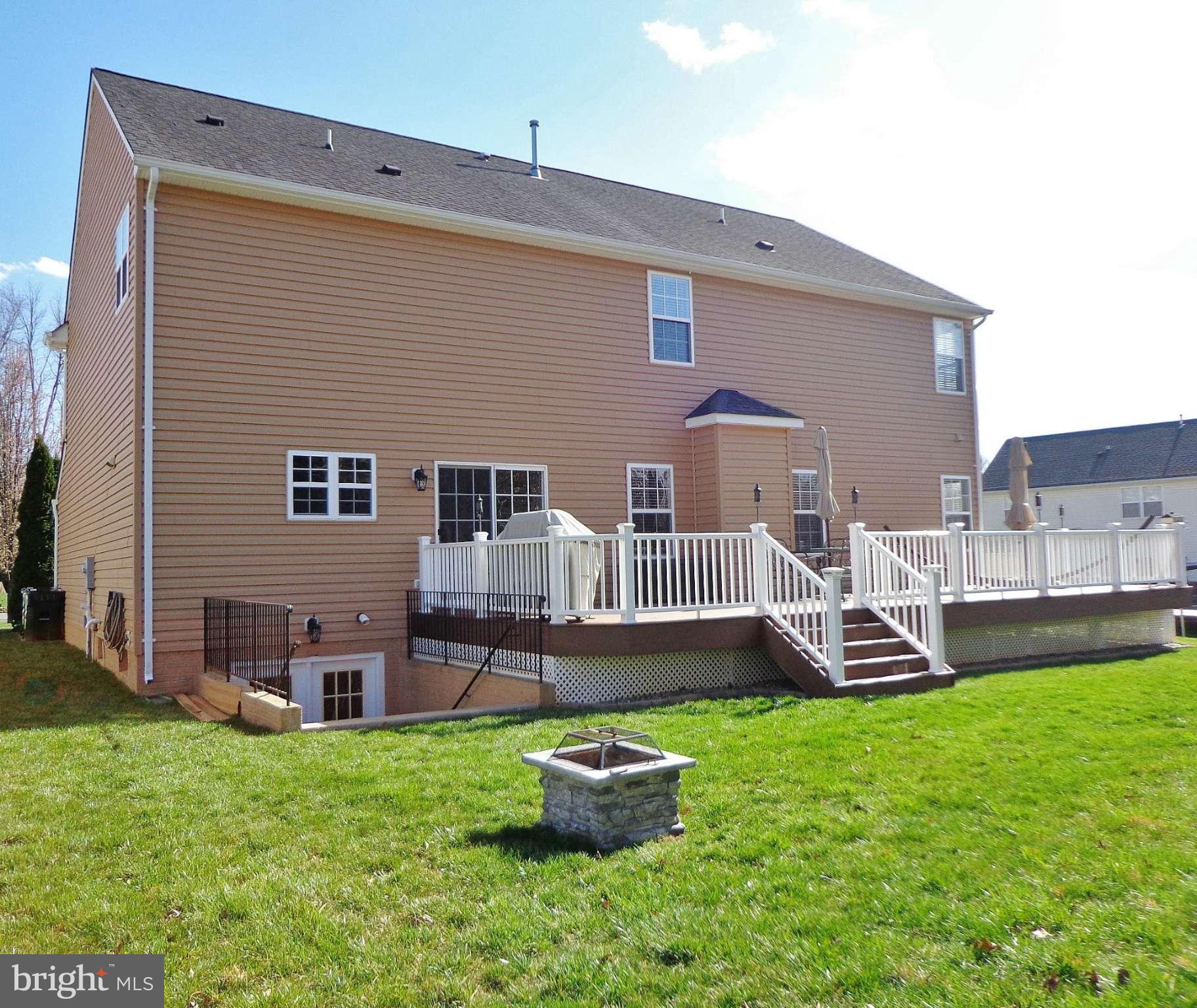 REDWOOD LAKES - Residential