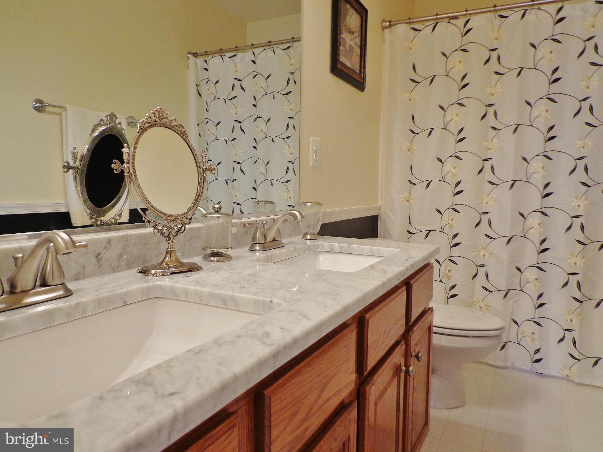 REDWOOD LAKES - Residential