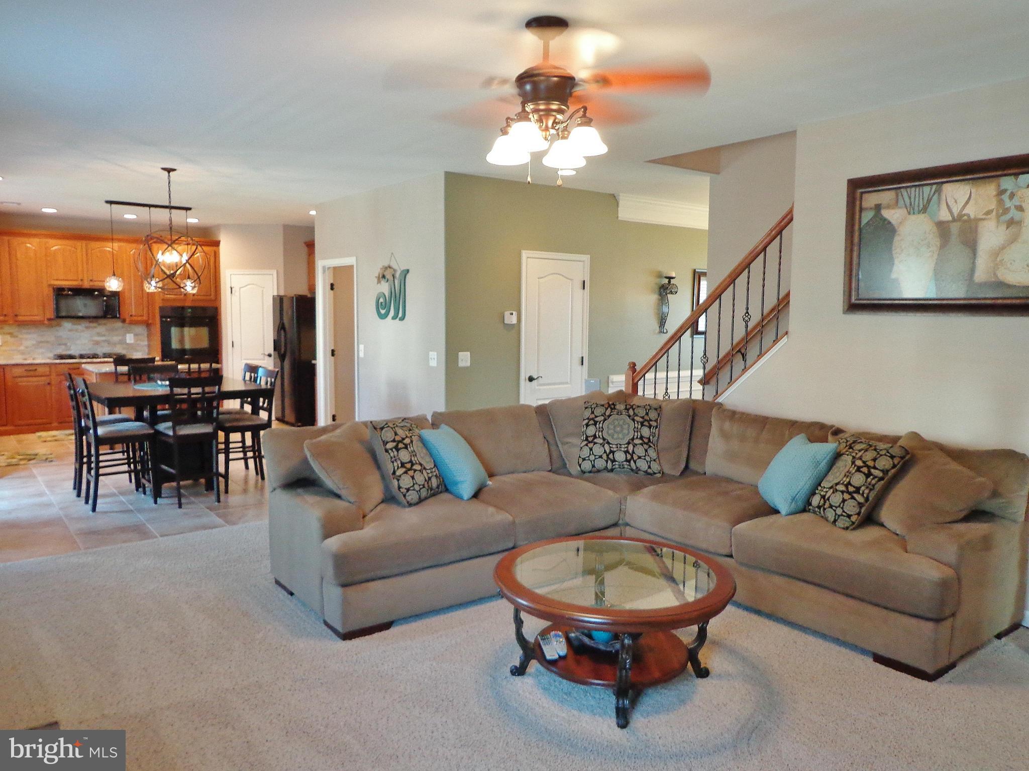 REDWOOD LAKES - Residential