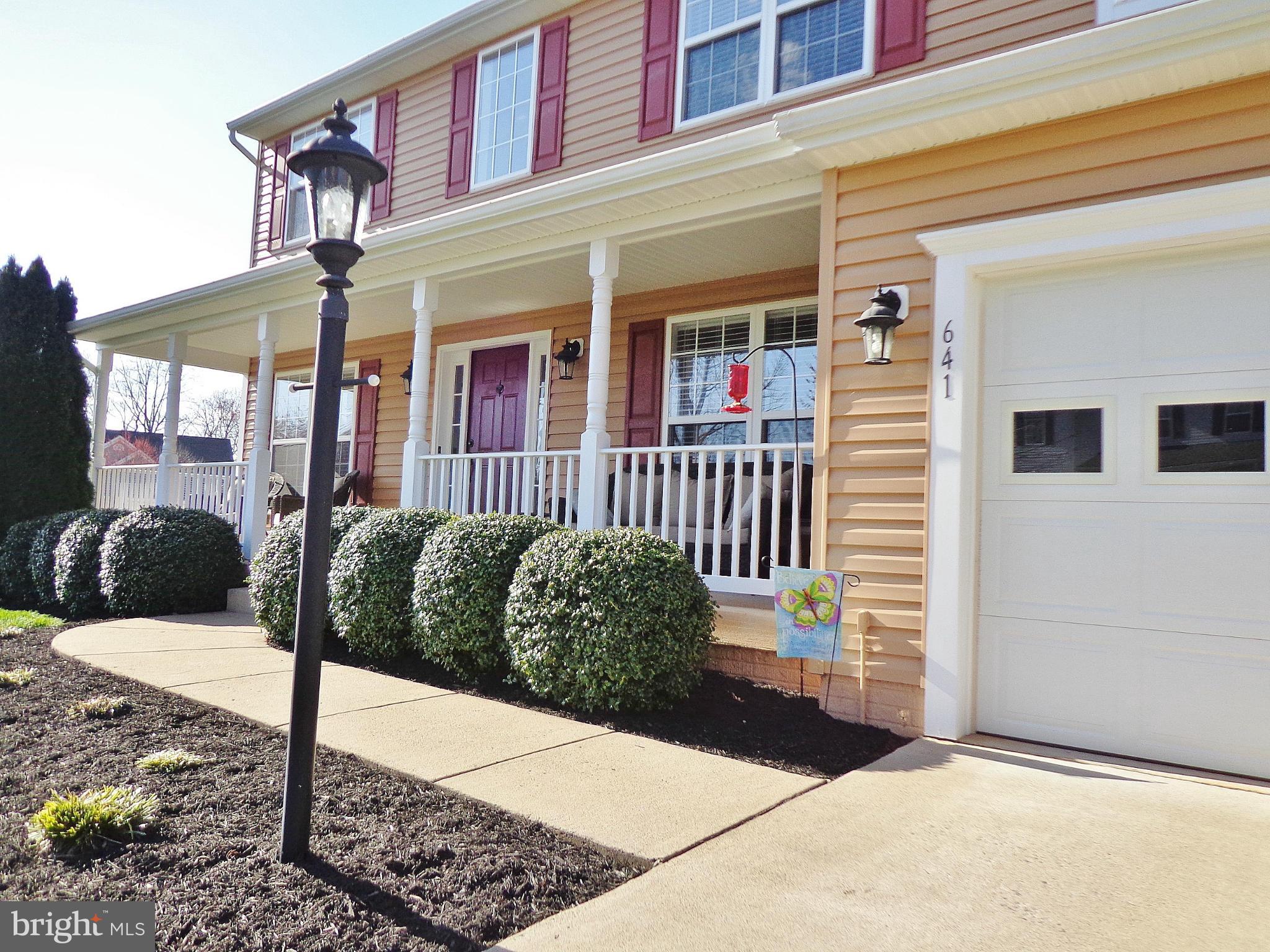 REDWOOD LAKES - Residential