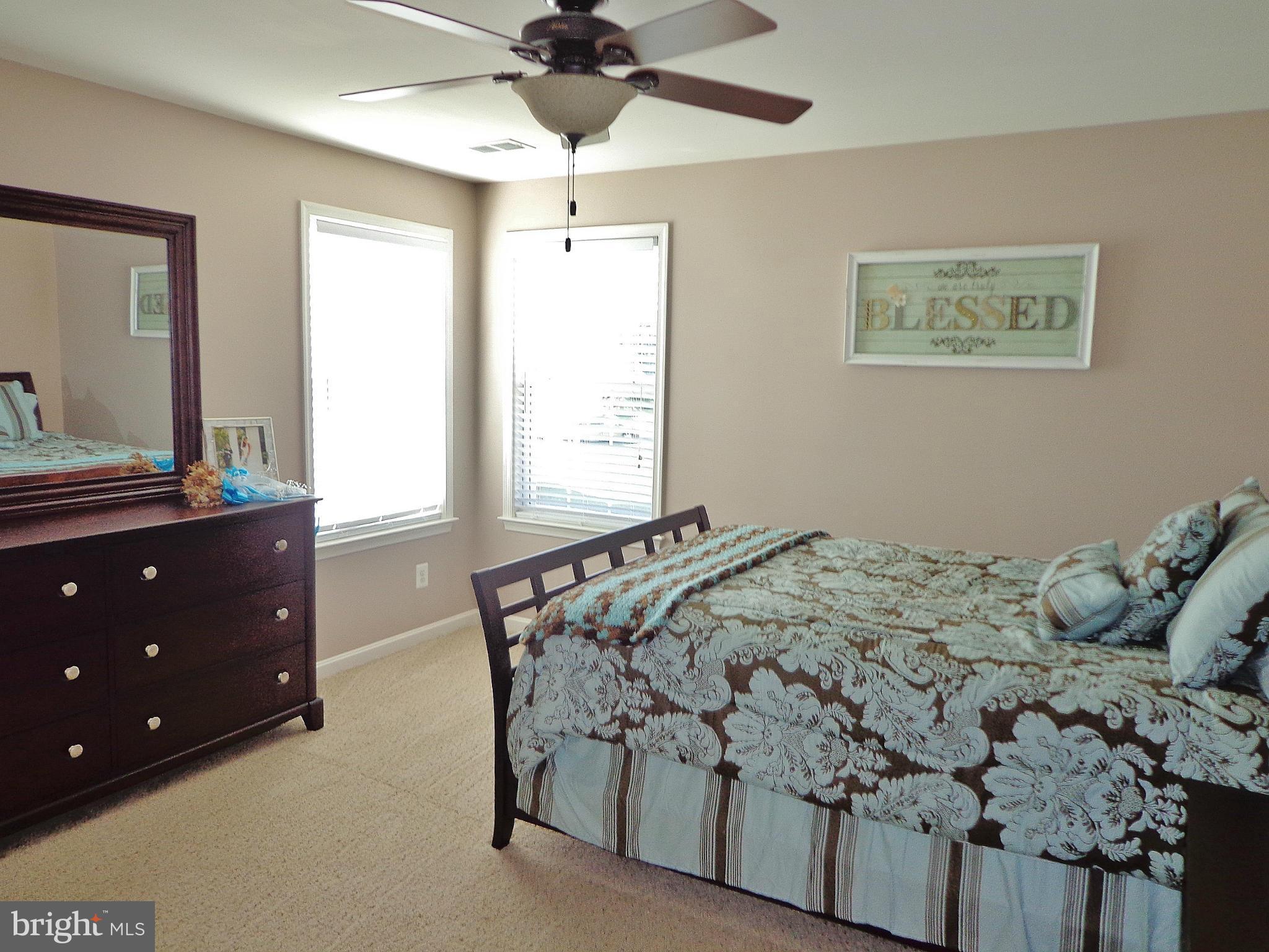 REDWOOD LAKES - Residential