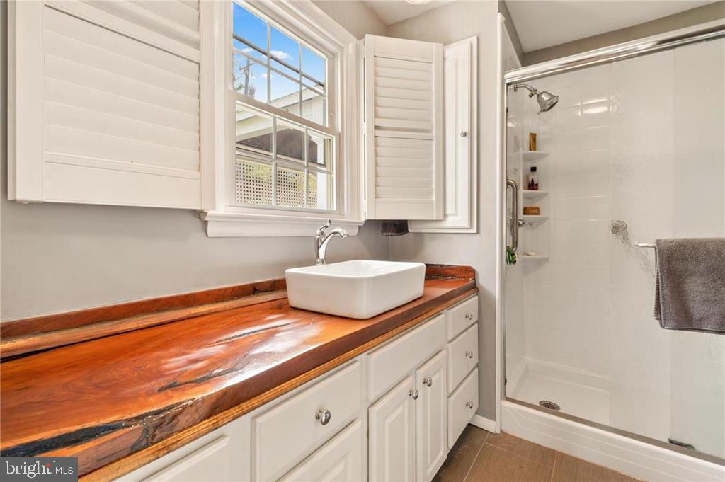 ROBIN HOOD - Residential