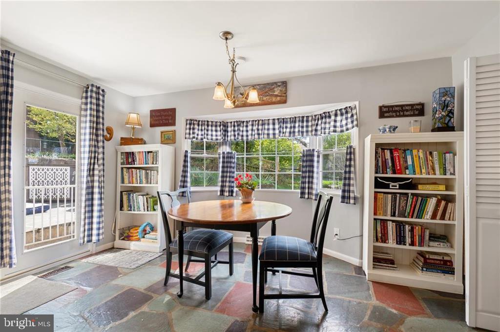 ROBIN HOOD - Residential