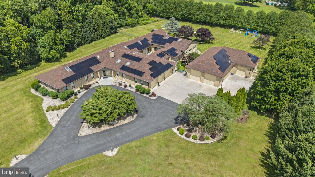 Photo of 253 Brindle Rd, MECHANICSBURG, PA 17055 (MLS # PACB2047046)