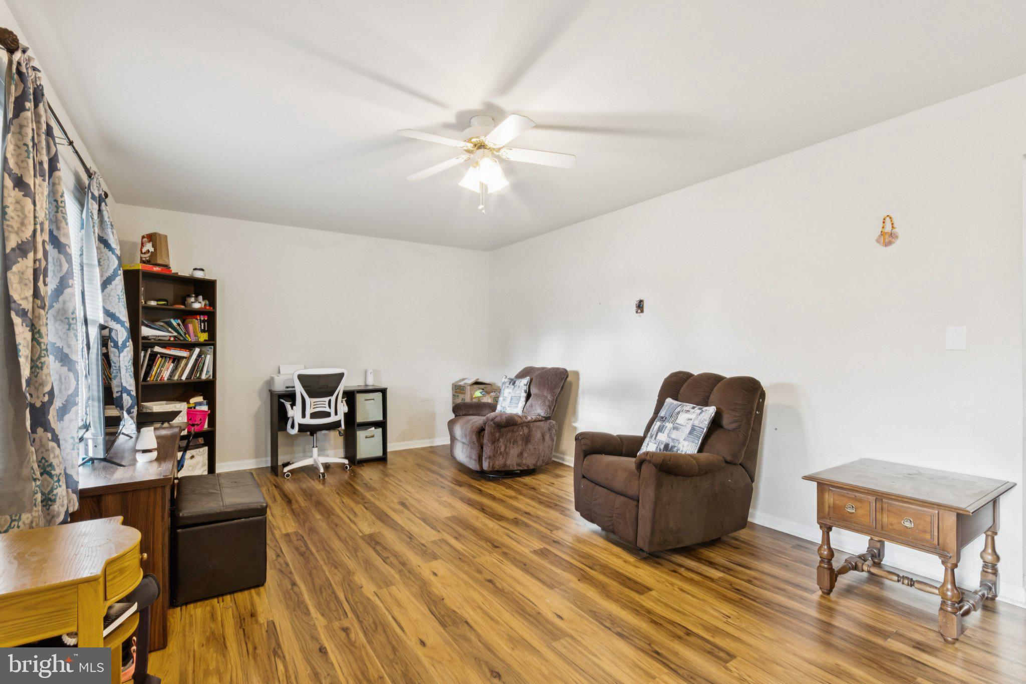 BELL AIR HEIGHTS - Residential