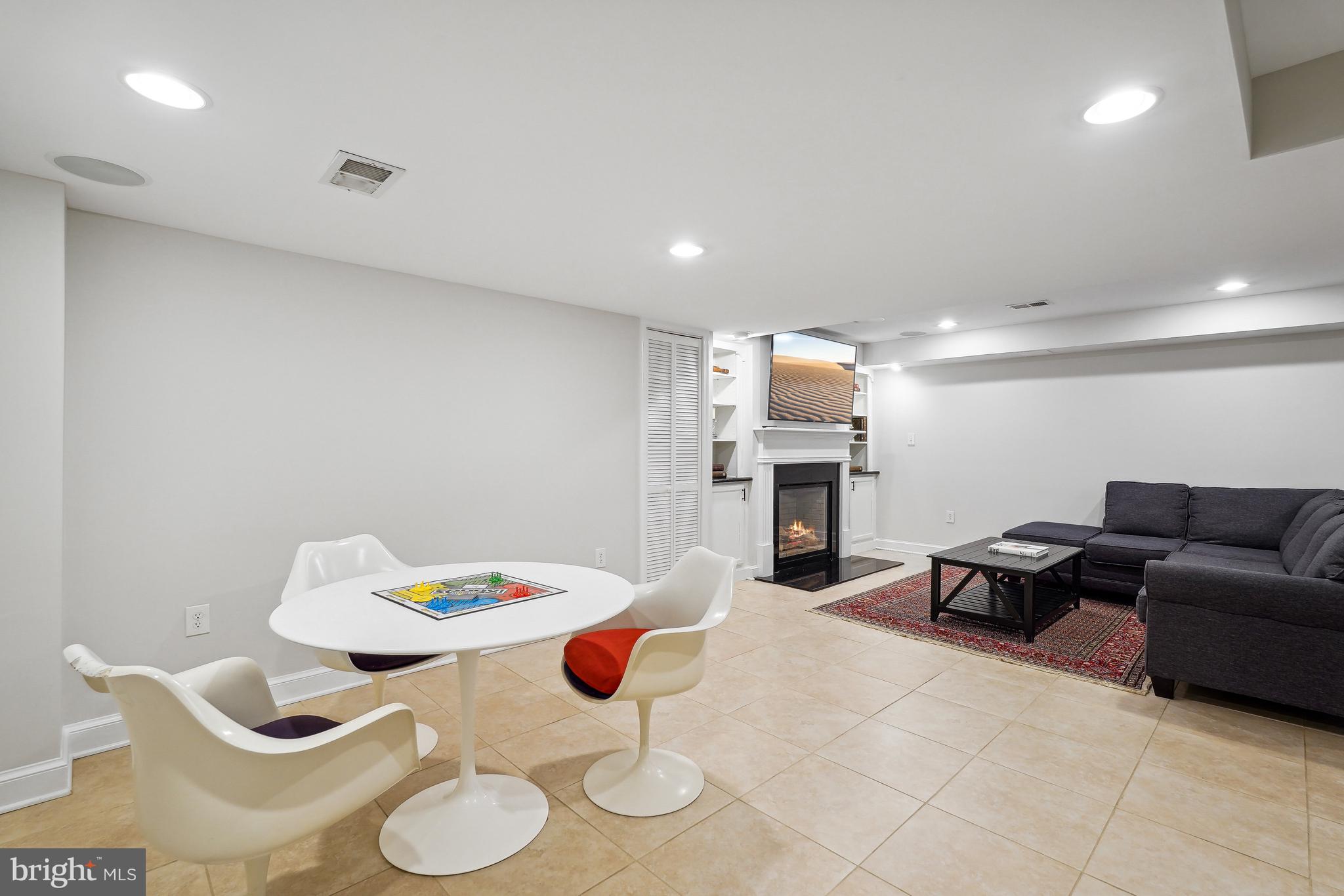 CHEVY CHASE VILLAGE - Residential