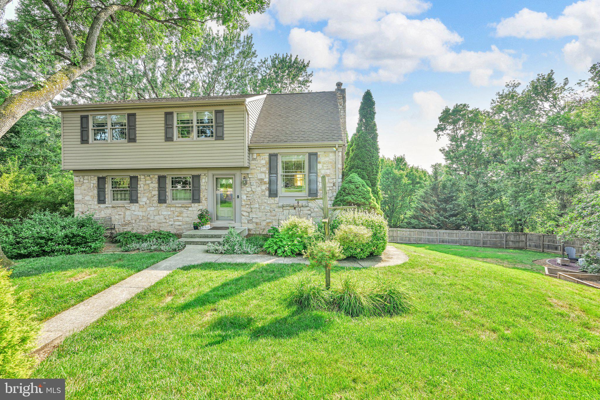 8 SYCAMORE ROAD