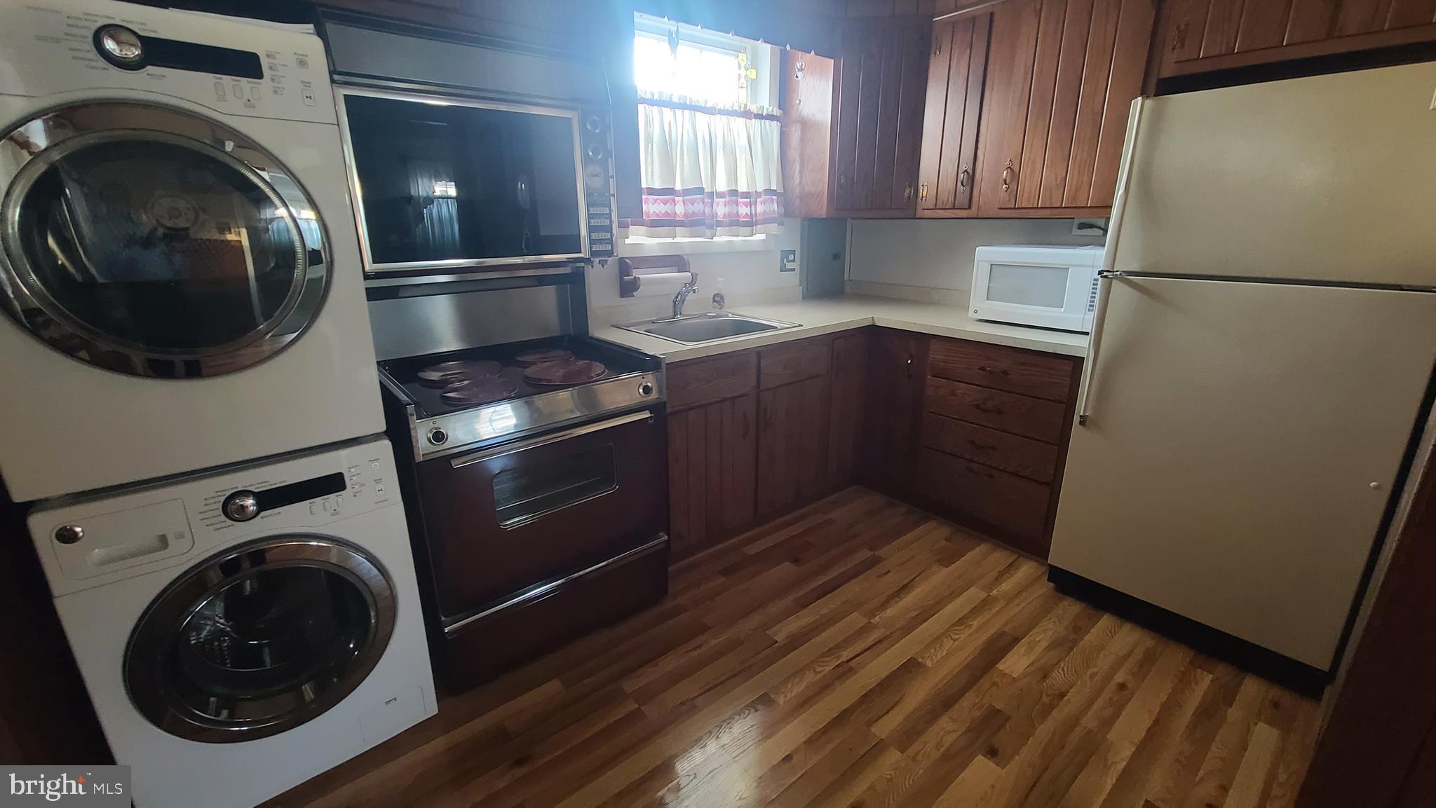 PLYMOUTH VALLEY - Residential