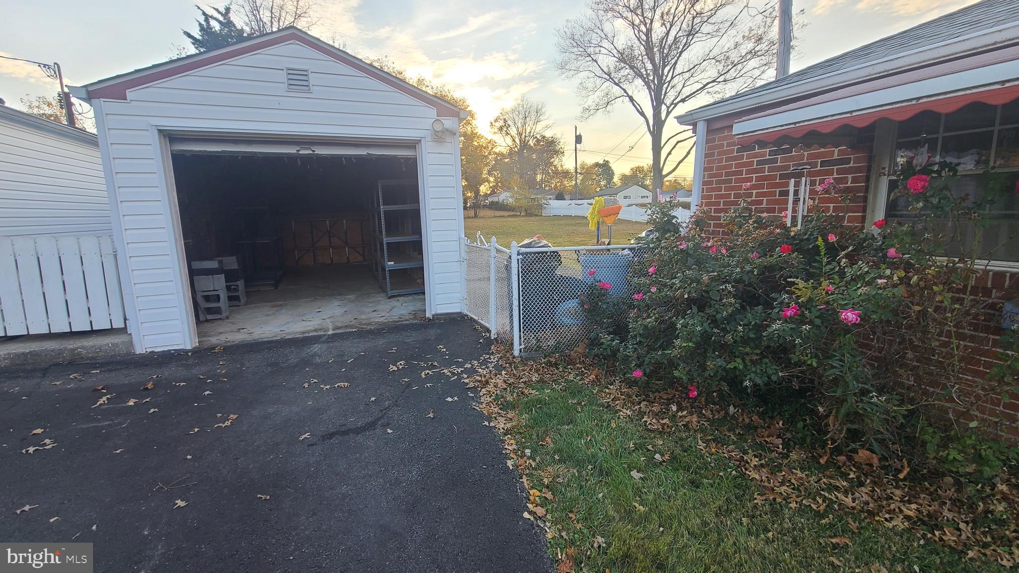 PLYMOUTH VALLEY - Residential