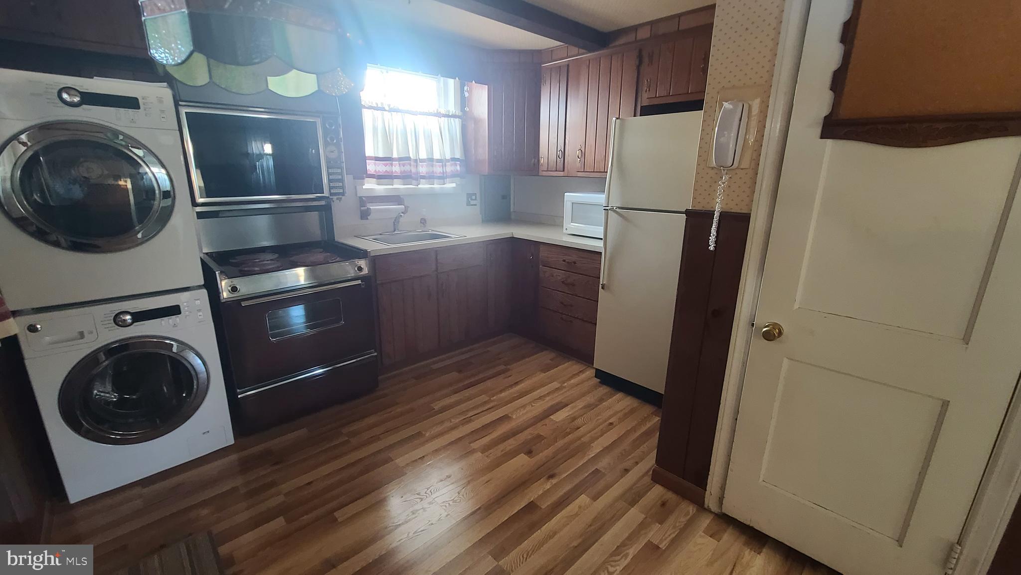 PLYMOUTH VALLEY - Residential