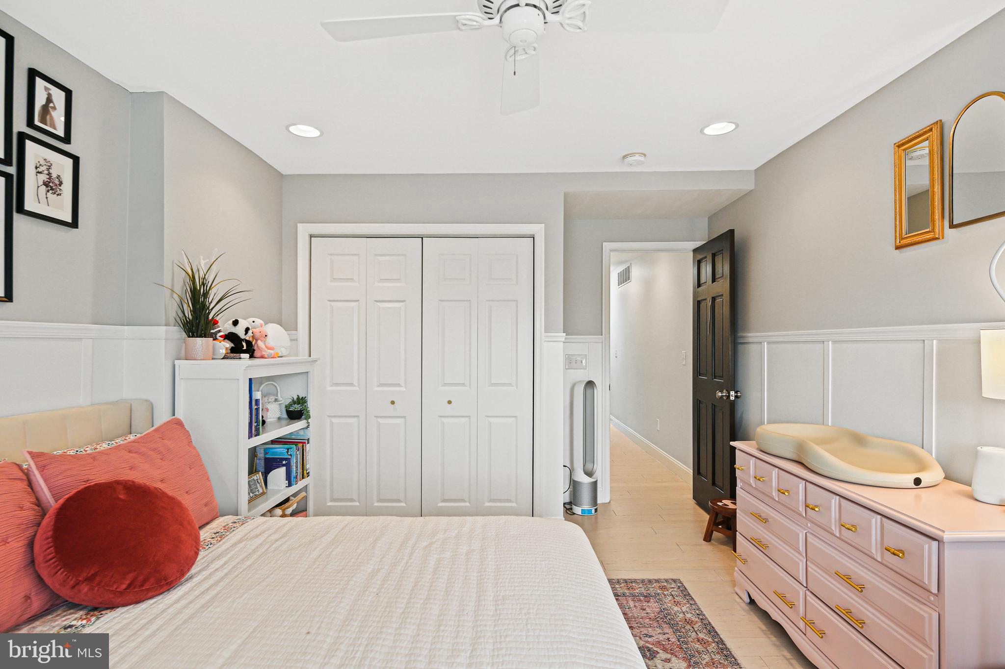 RIVERSIDE PARK - Residential