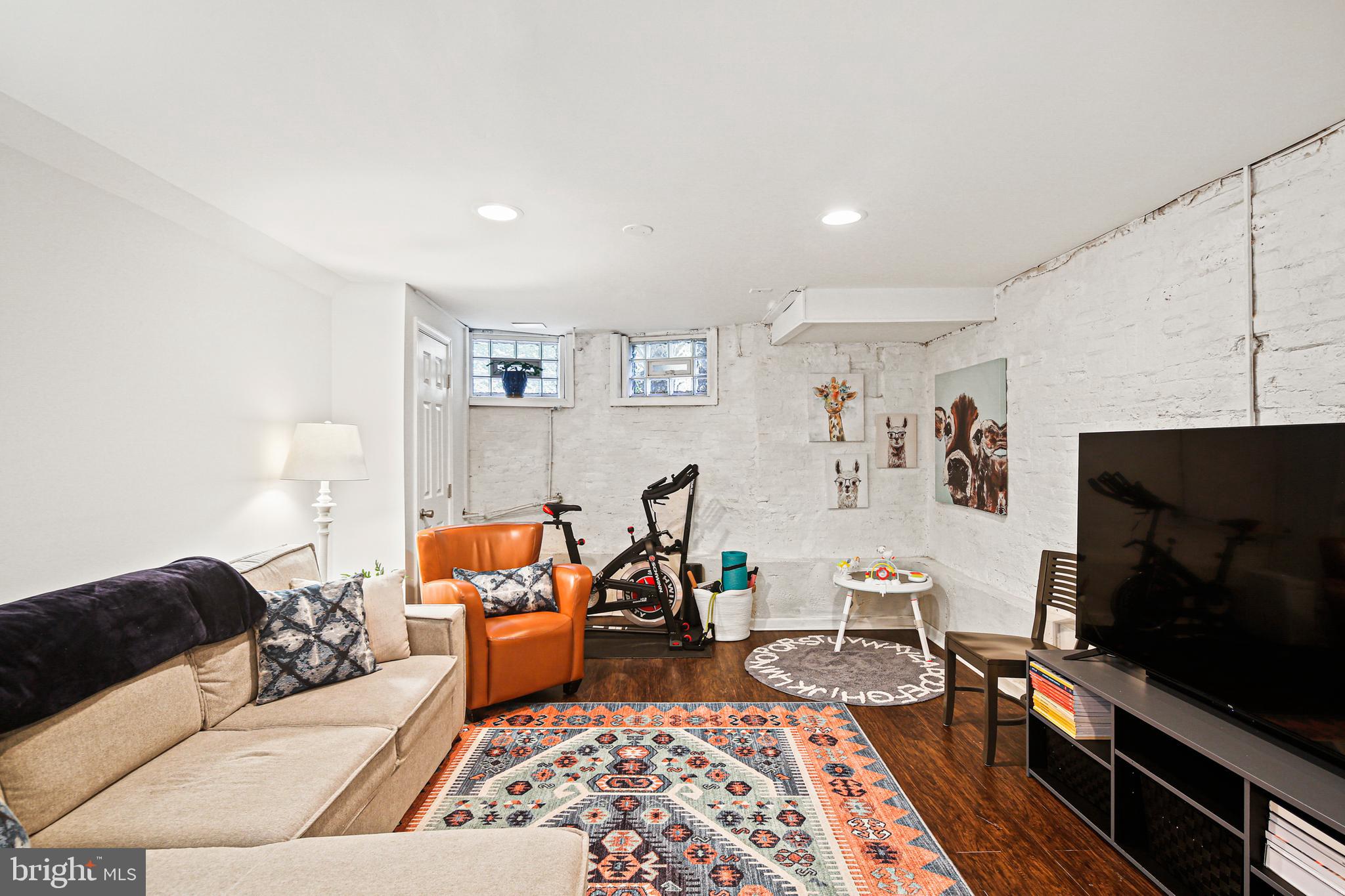 RIVERSIDE PARK - Residential