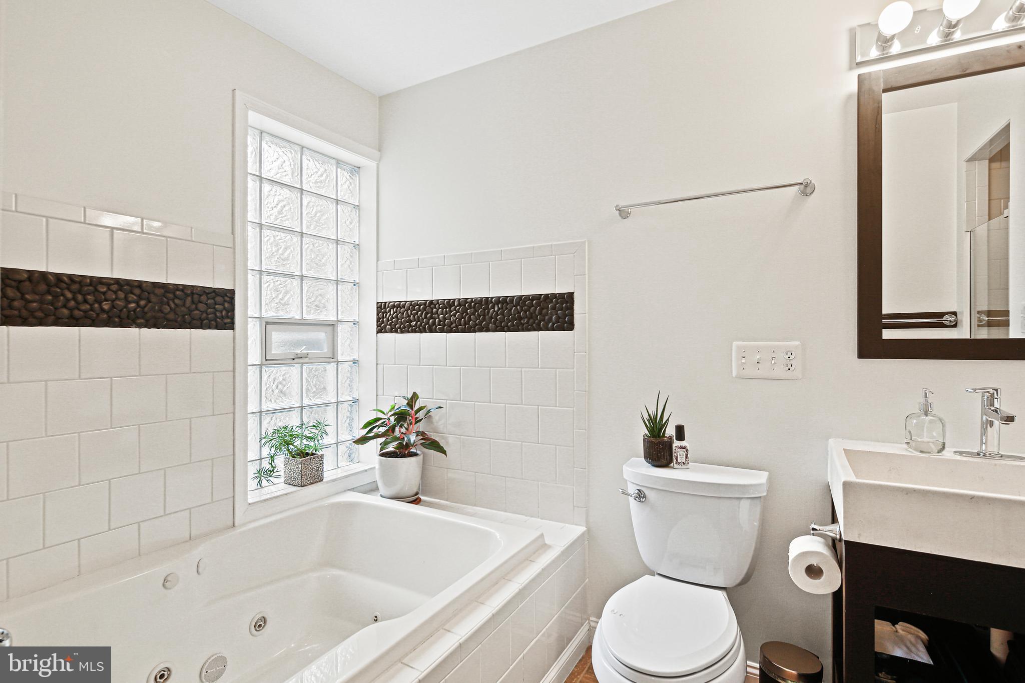 RIVERSIDE PARK - Residential