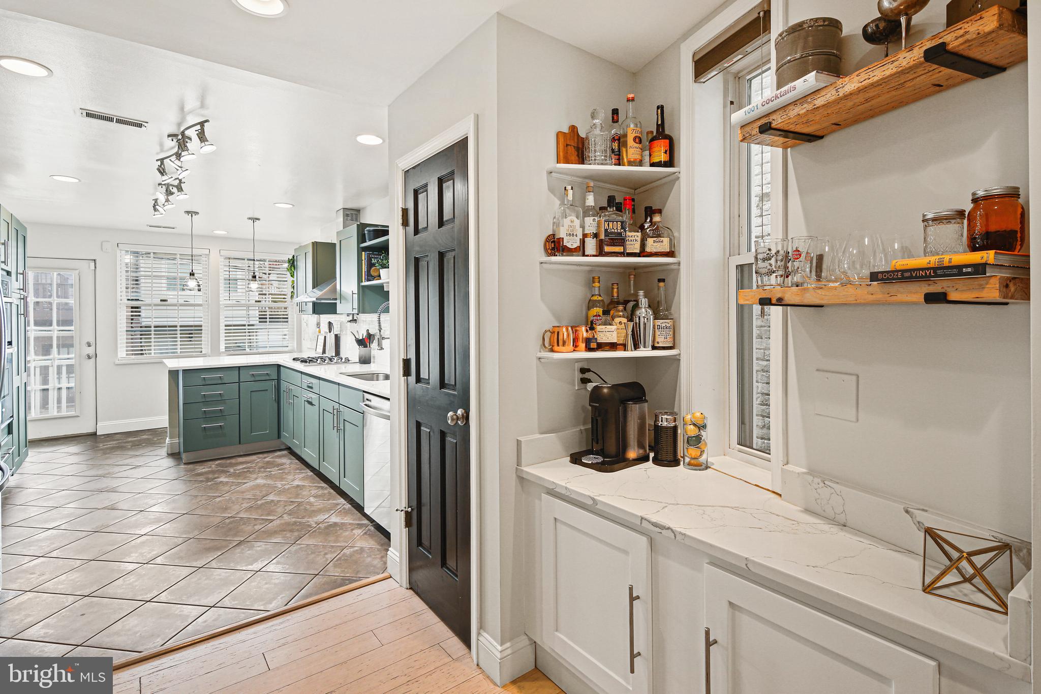 RIVERSIDE PARK - Residential