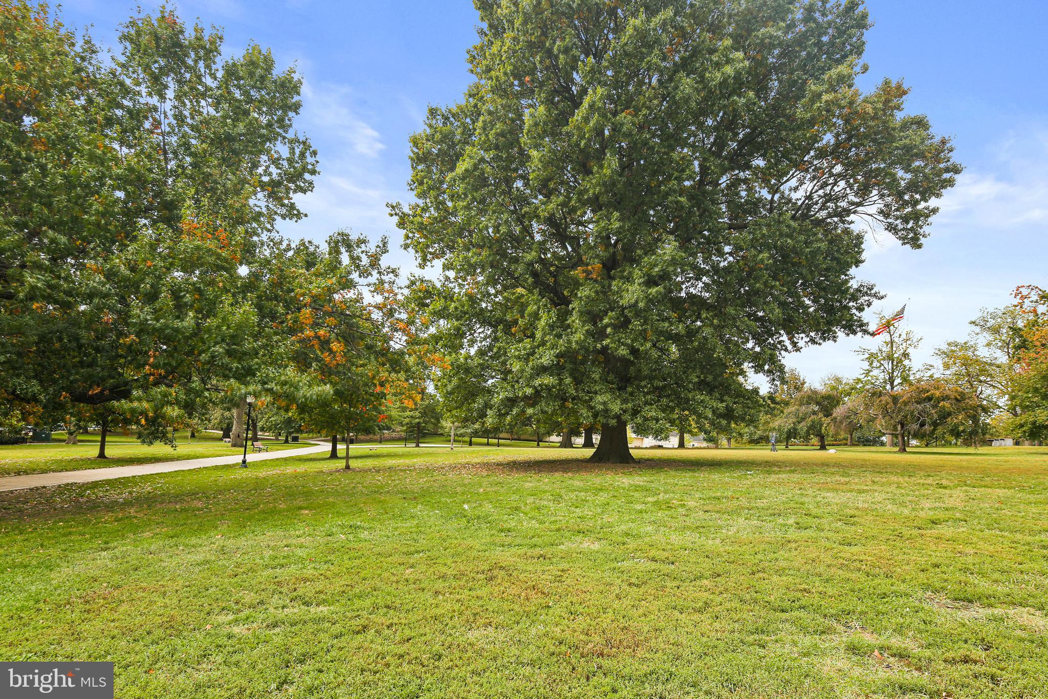 RIVERSIDE PARK - Residential