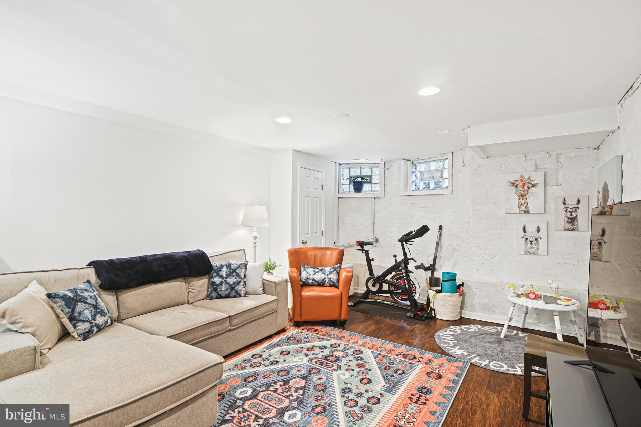 RIVERSIDE PARK - Residential