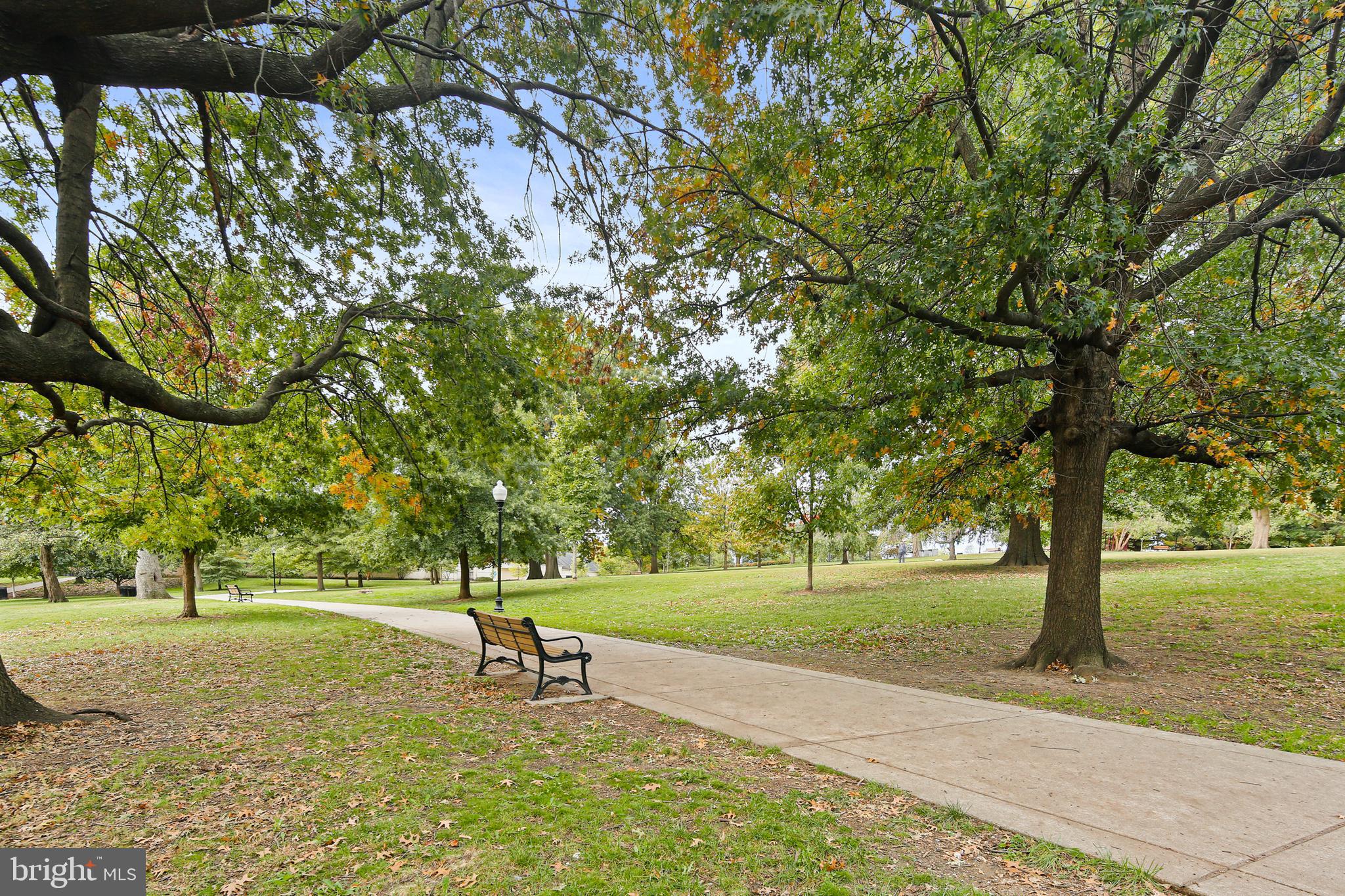 RIVERSIDE PARK - Residential