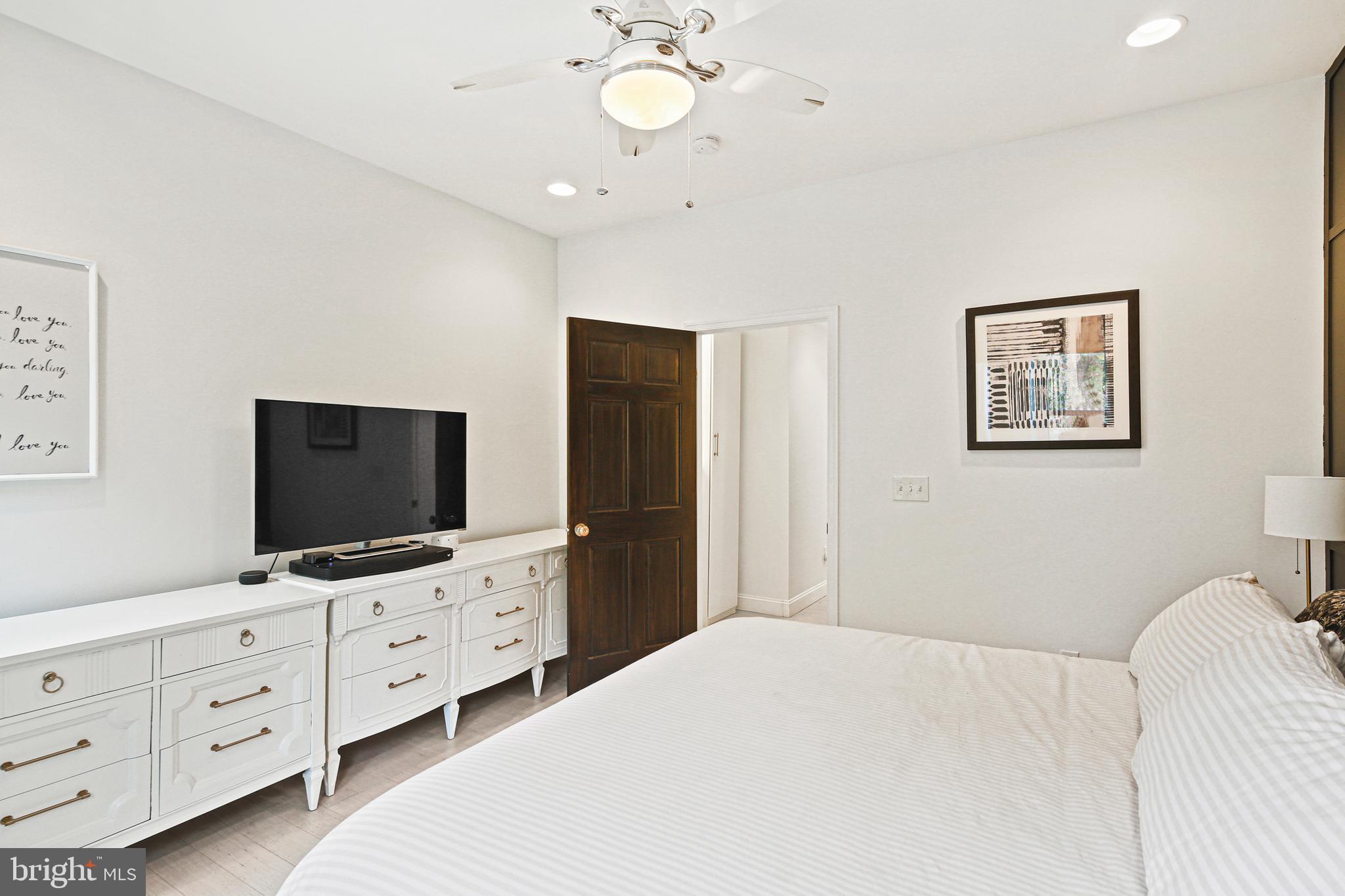 RIVERSIDE PARK - Residential