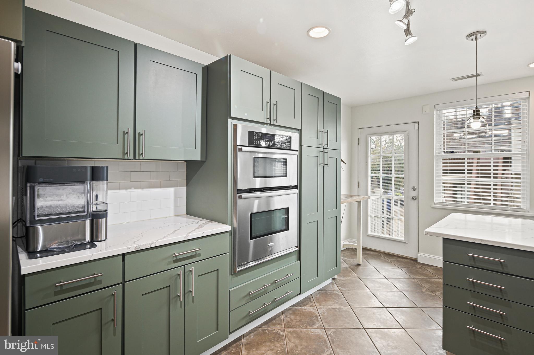 RIVERSIDE PARK - Residential