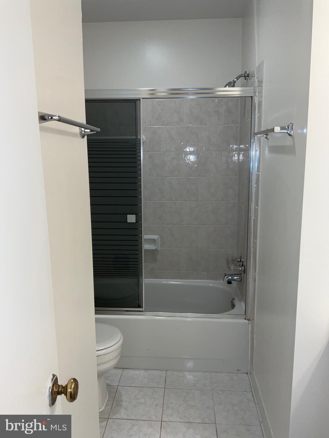 OLD GEORGETOWN VILLAGE - Residential Lease