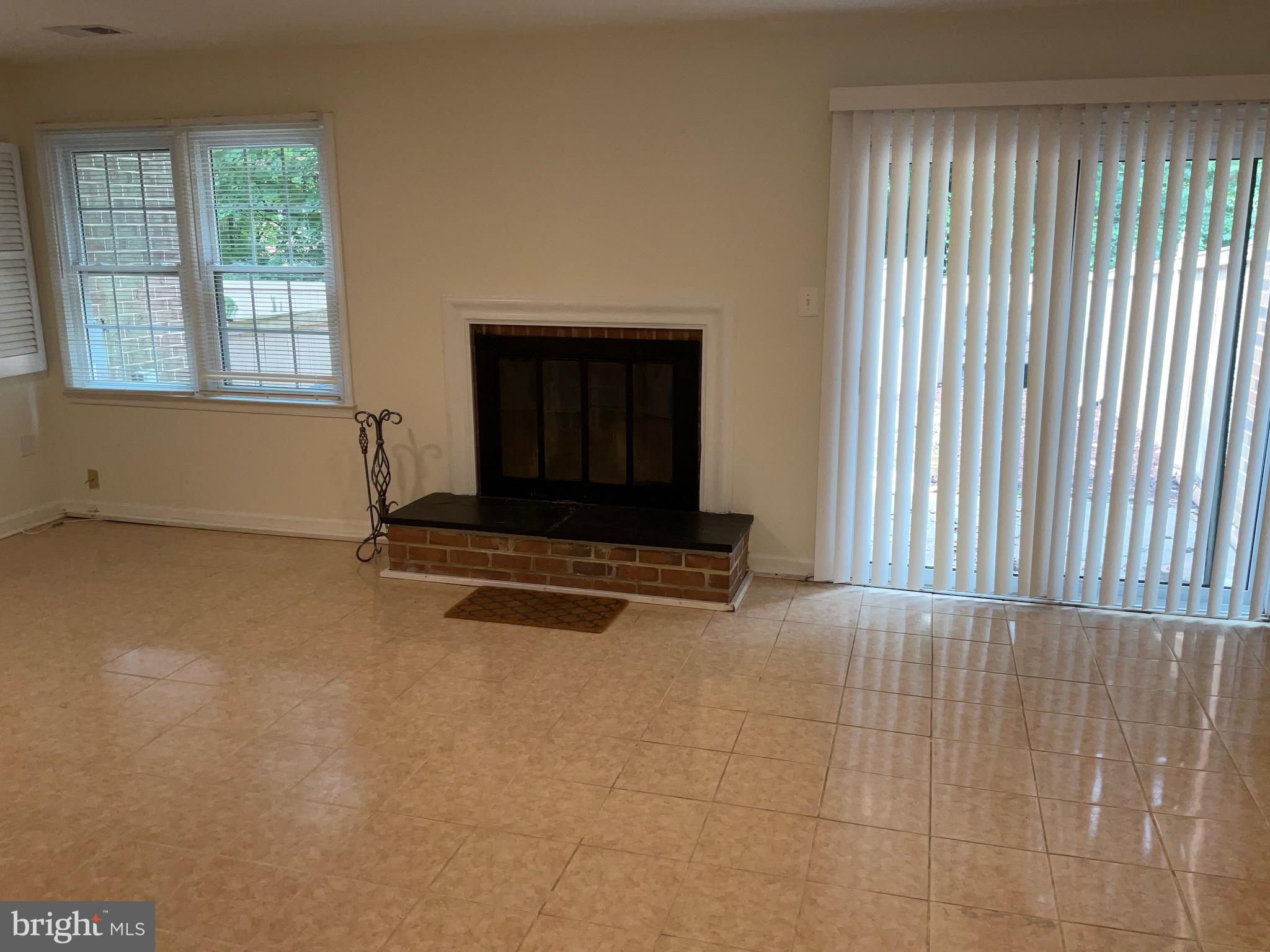 OLD GEORGETOWN VILLAGE - Residential Lease