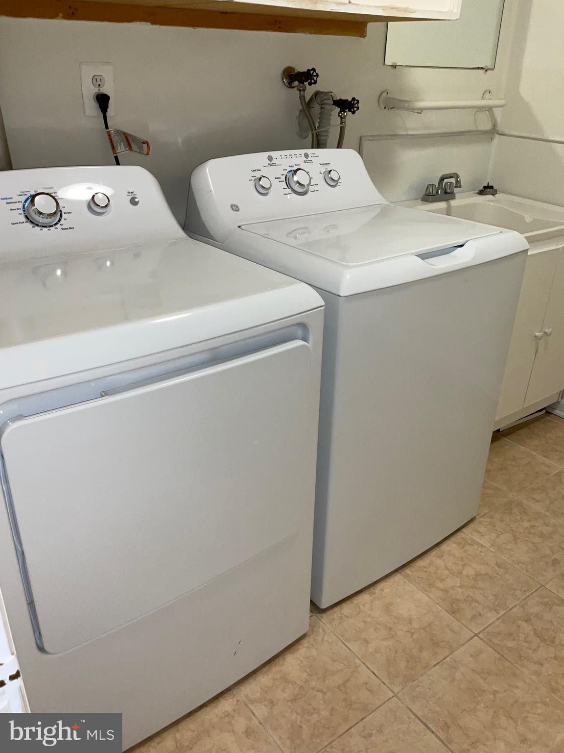 OLD GEORGETOWN VILLAGE - Residential Lease