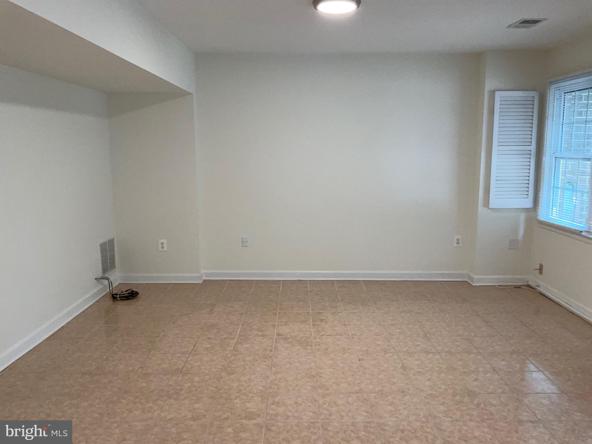 OLD GEORGETOWN VILLAGE - Residential Lease