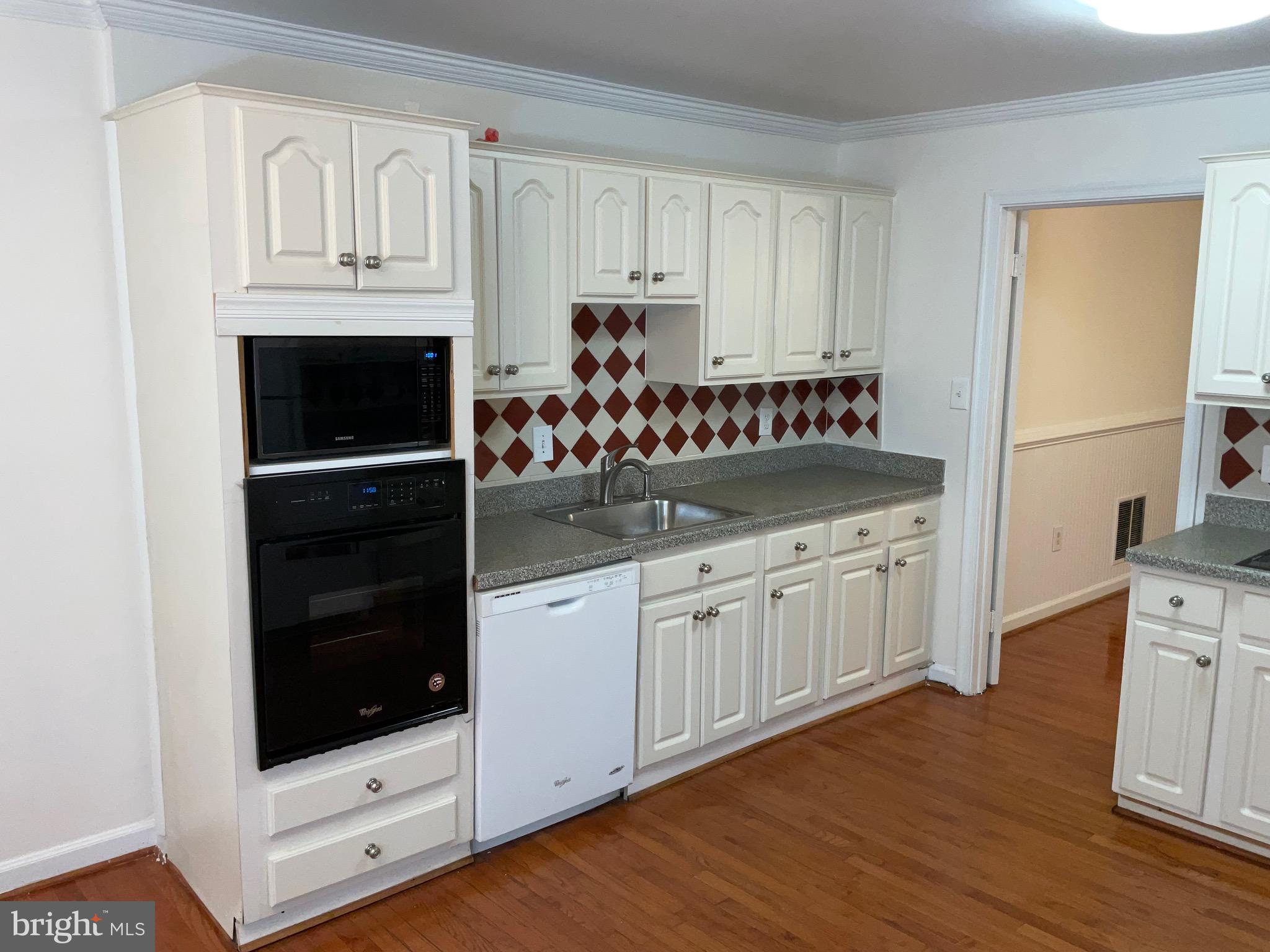 OLD GEORGETOWN VILLAGE - Residential Lease