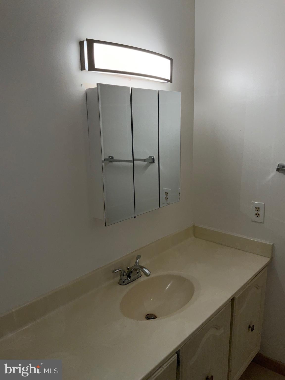 OLD GEORGETOWN VILLAGE - Residential Lease