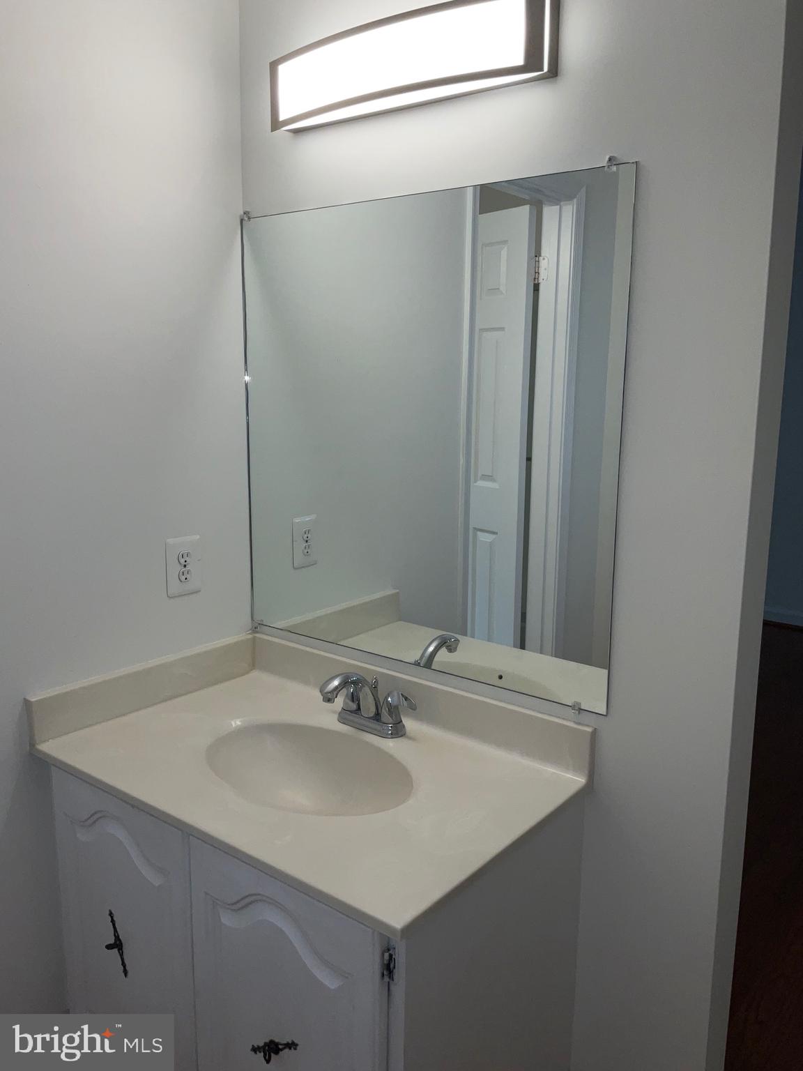 OLD GEORGETOWN VILLAGE - Residential Lease