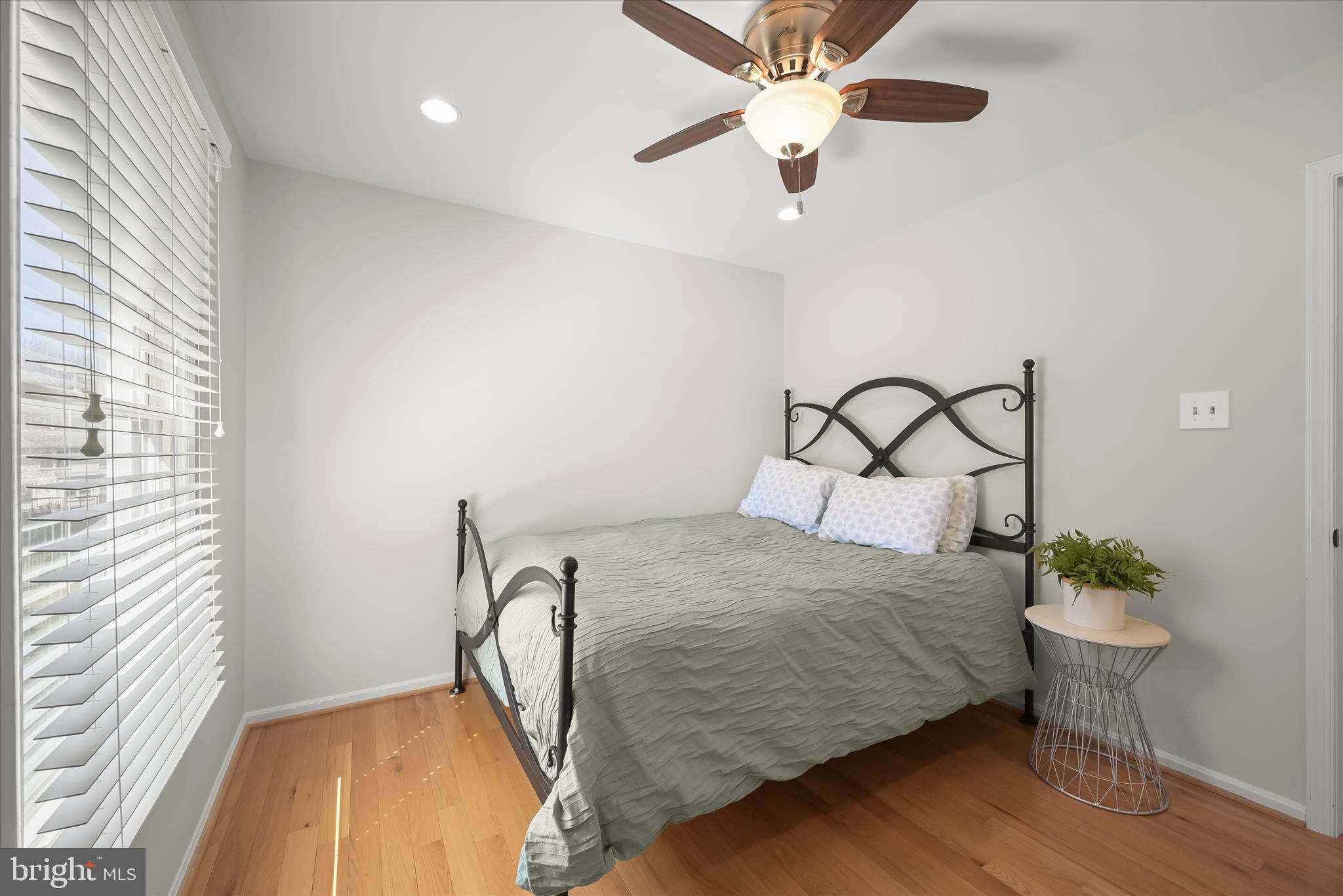 BURLEIGH MANOR - Residential