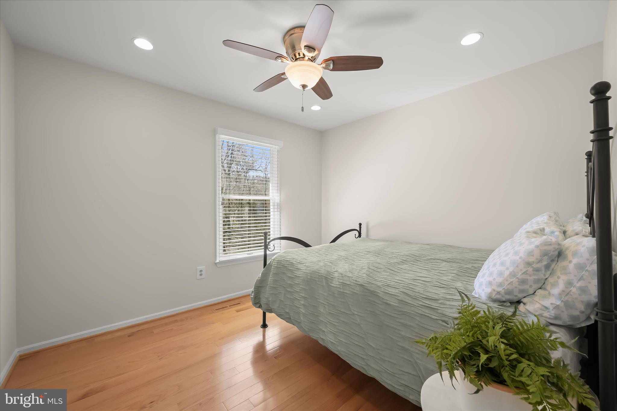 BURLEIGH MANOR - Residential