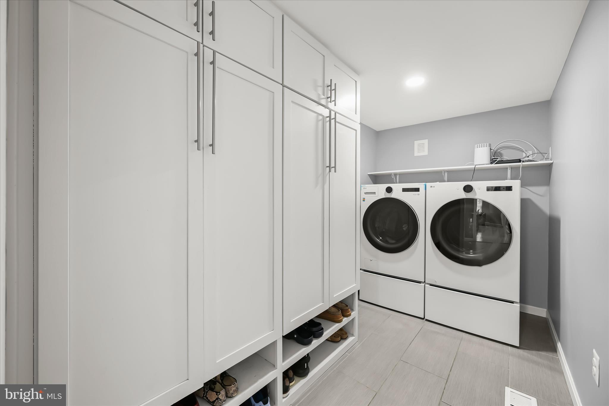 BURLEIGH MANOR - Residential