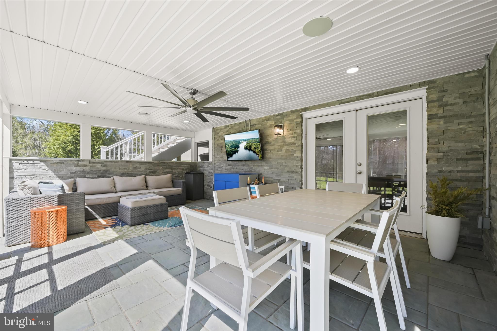 BURLEIGH MANOR - Residential