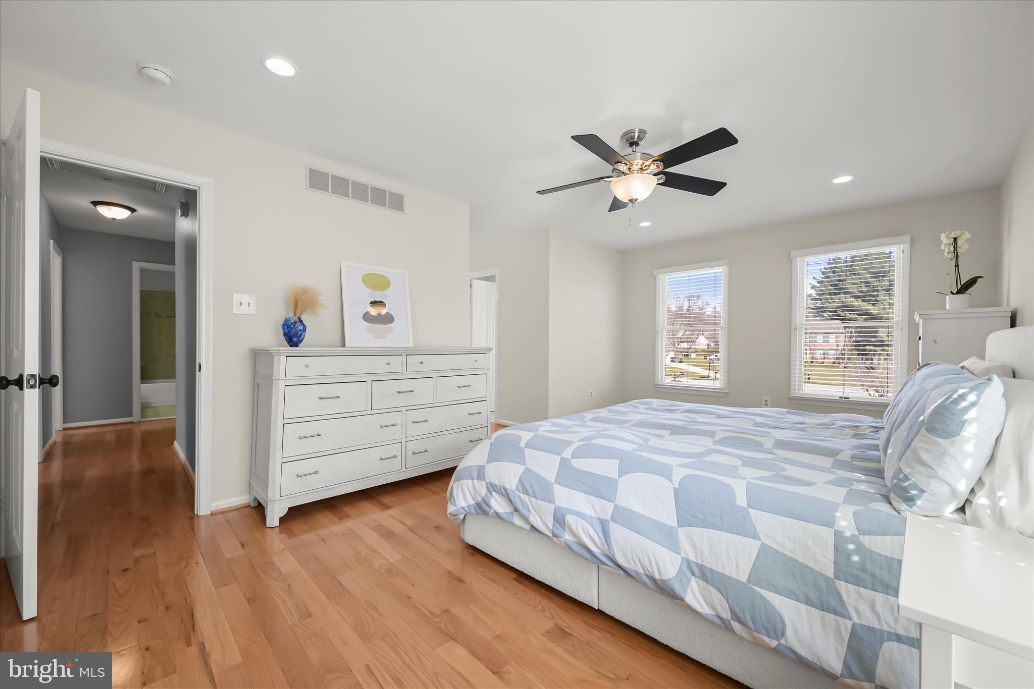 BURLEIGH MANOR - Residential