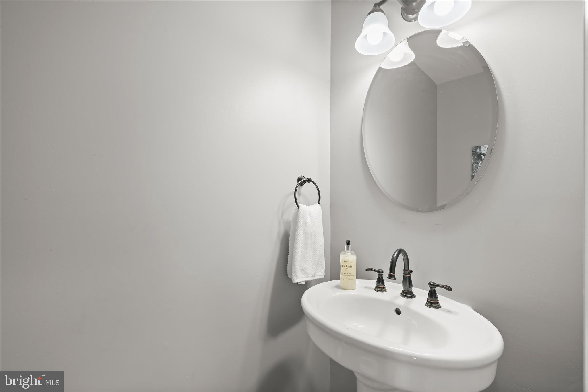 BURLEIGH MANOR - Residential