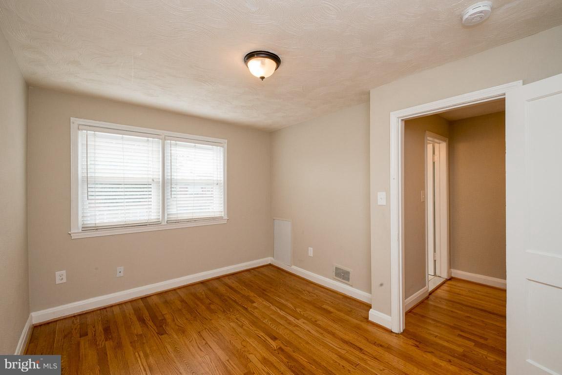 HAWTHORNE - Residential Lease