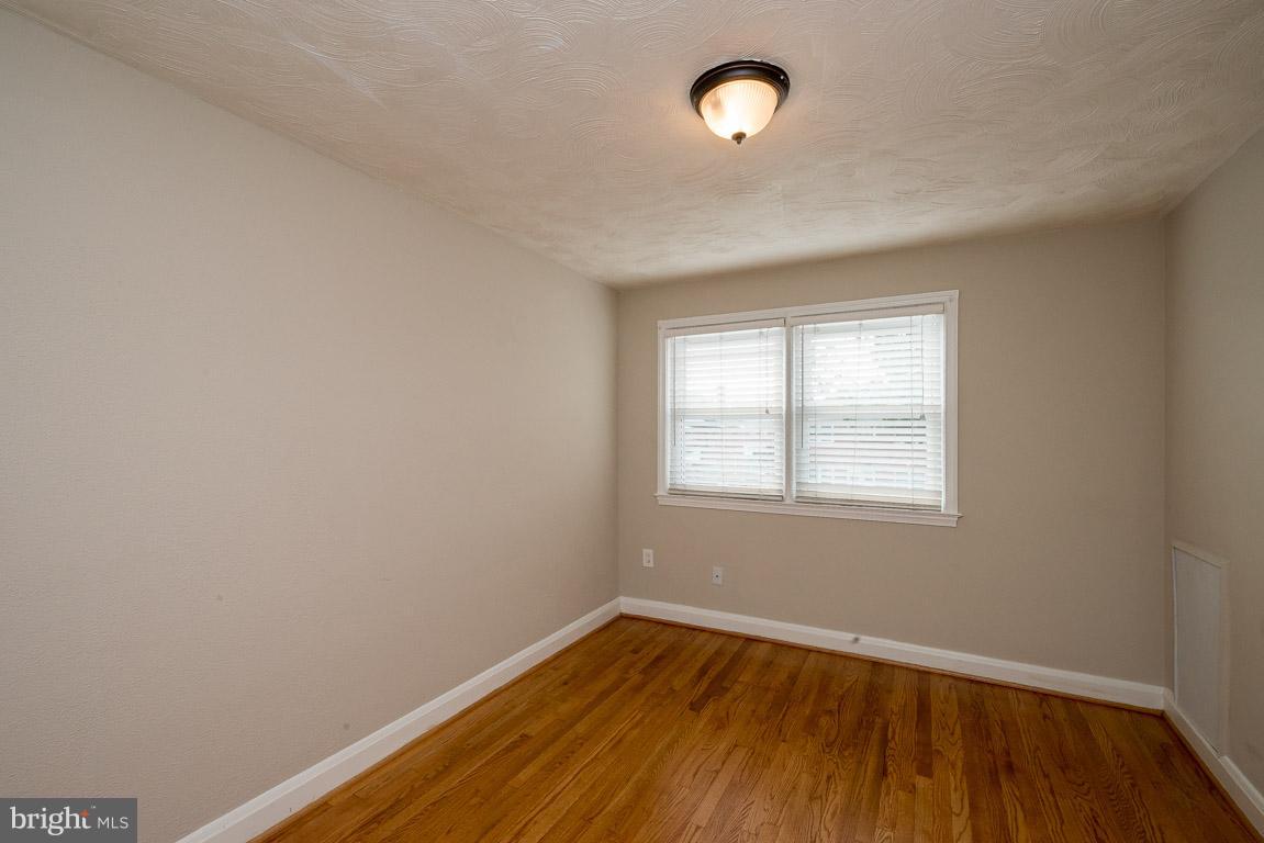 HAWTHORNE - Residential Lease