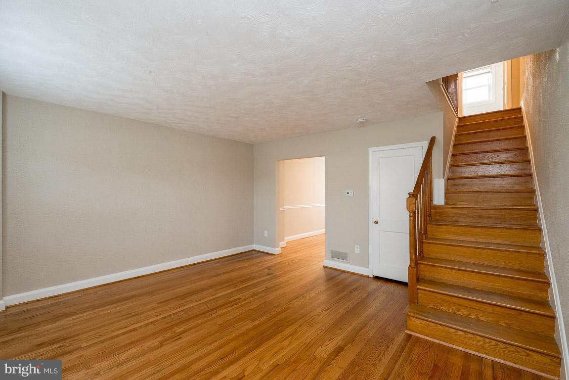 HAWTHORNE - Residential Lease