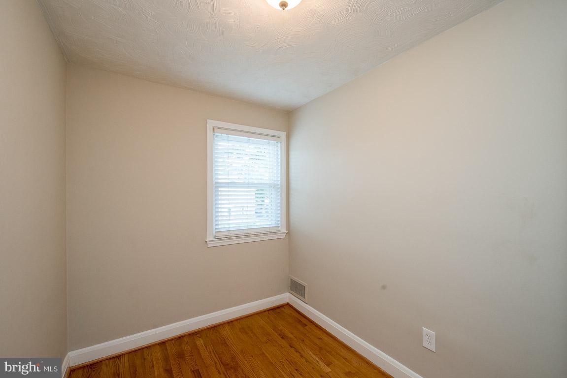 HAWTHORNE - Residential Lease